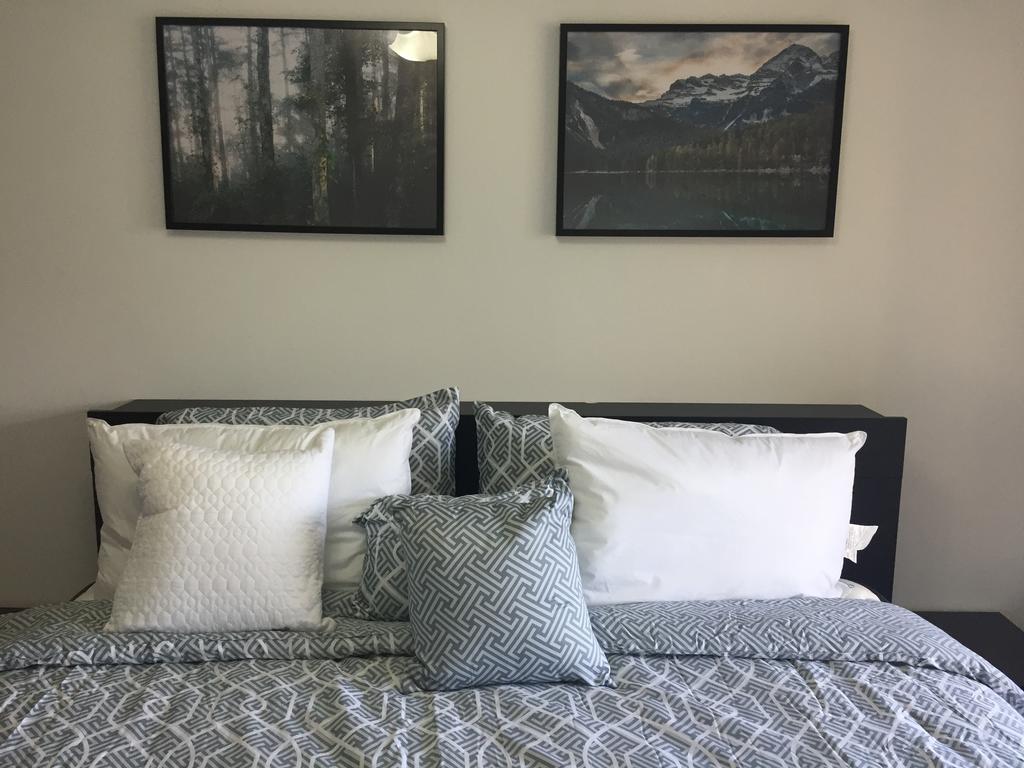 Twelve Oaks By Marquee Vancouver Exteriör bild